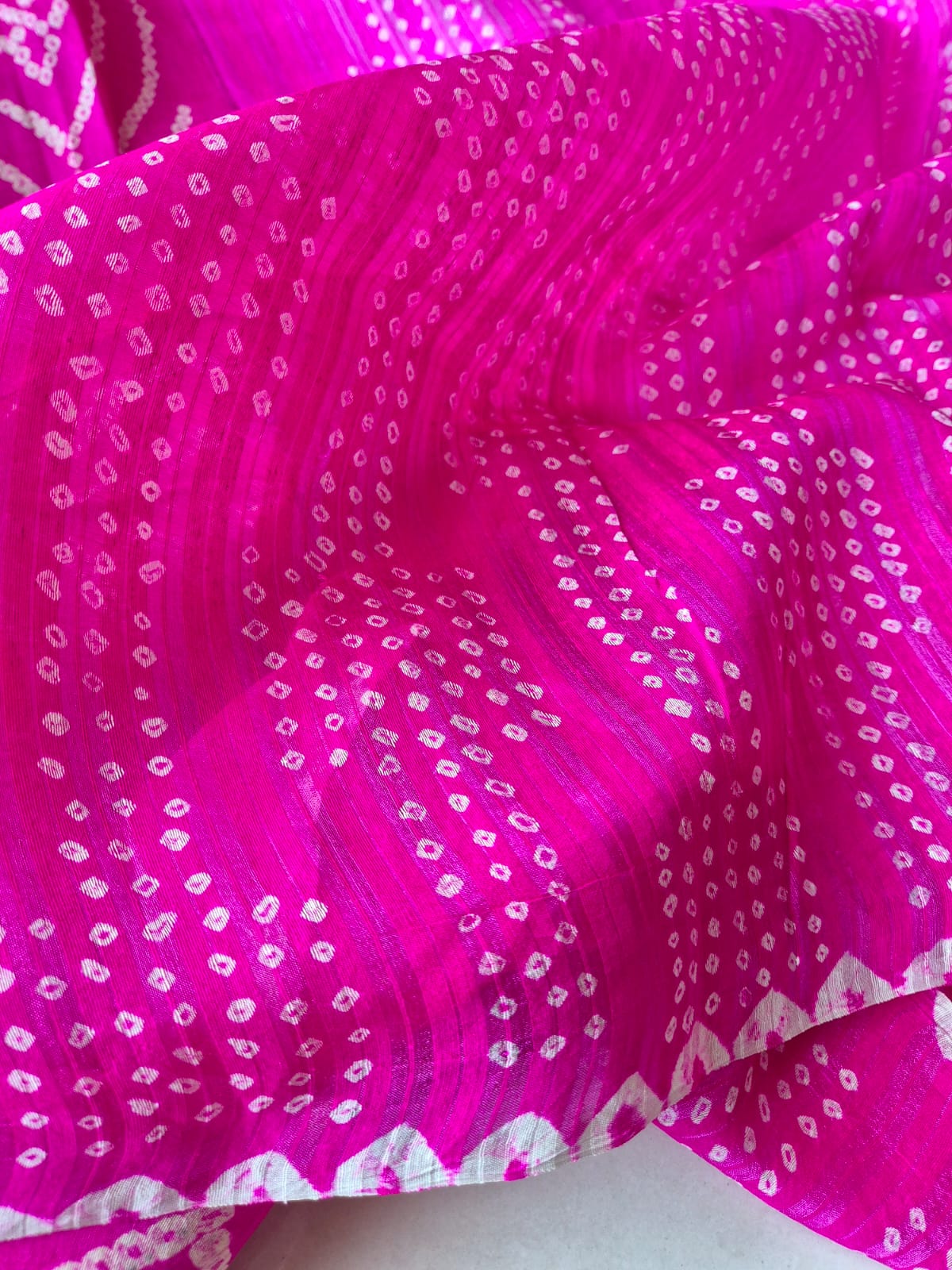 queens-melody-dual-pink-matka-silk-bandhani-saree