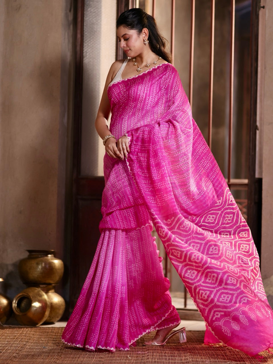 queens-melody-dual-pink-matka-silk-bandhani-saree