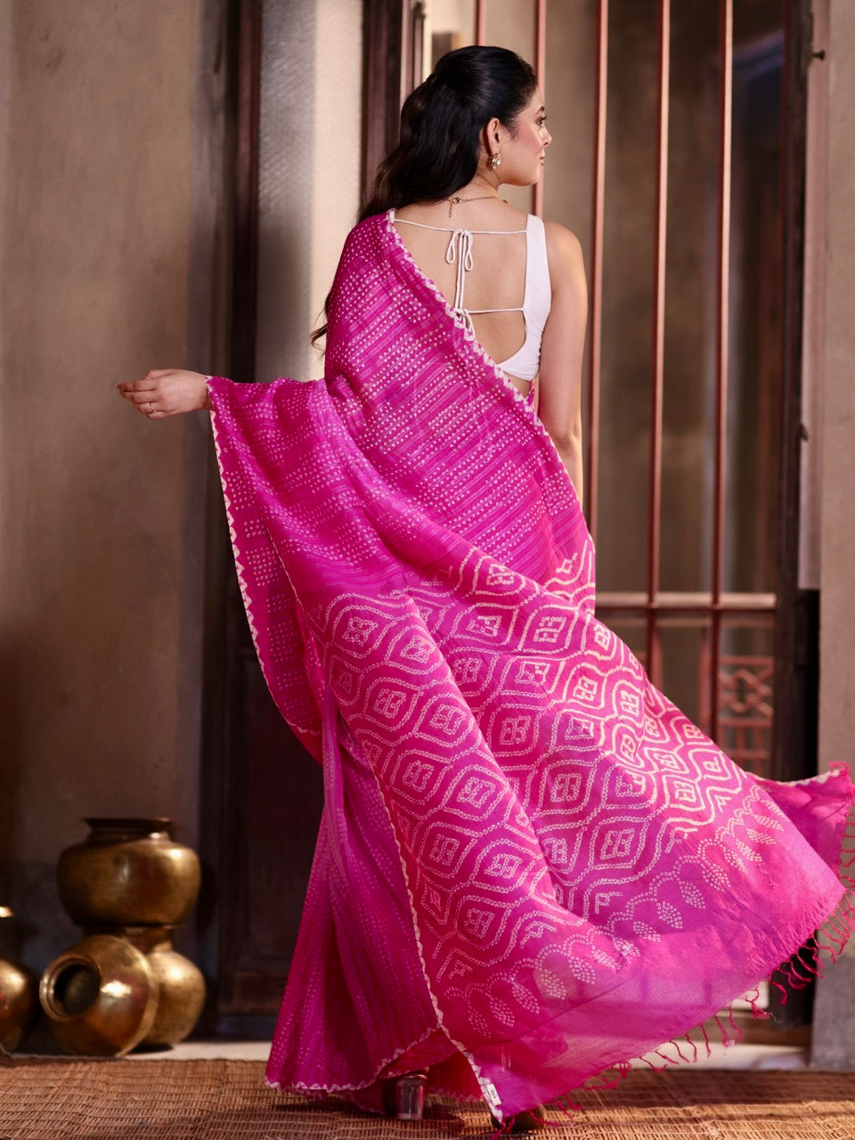 queens-melody-dual-pink-matka-silk-bandhani-saree