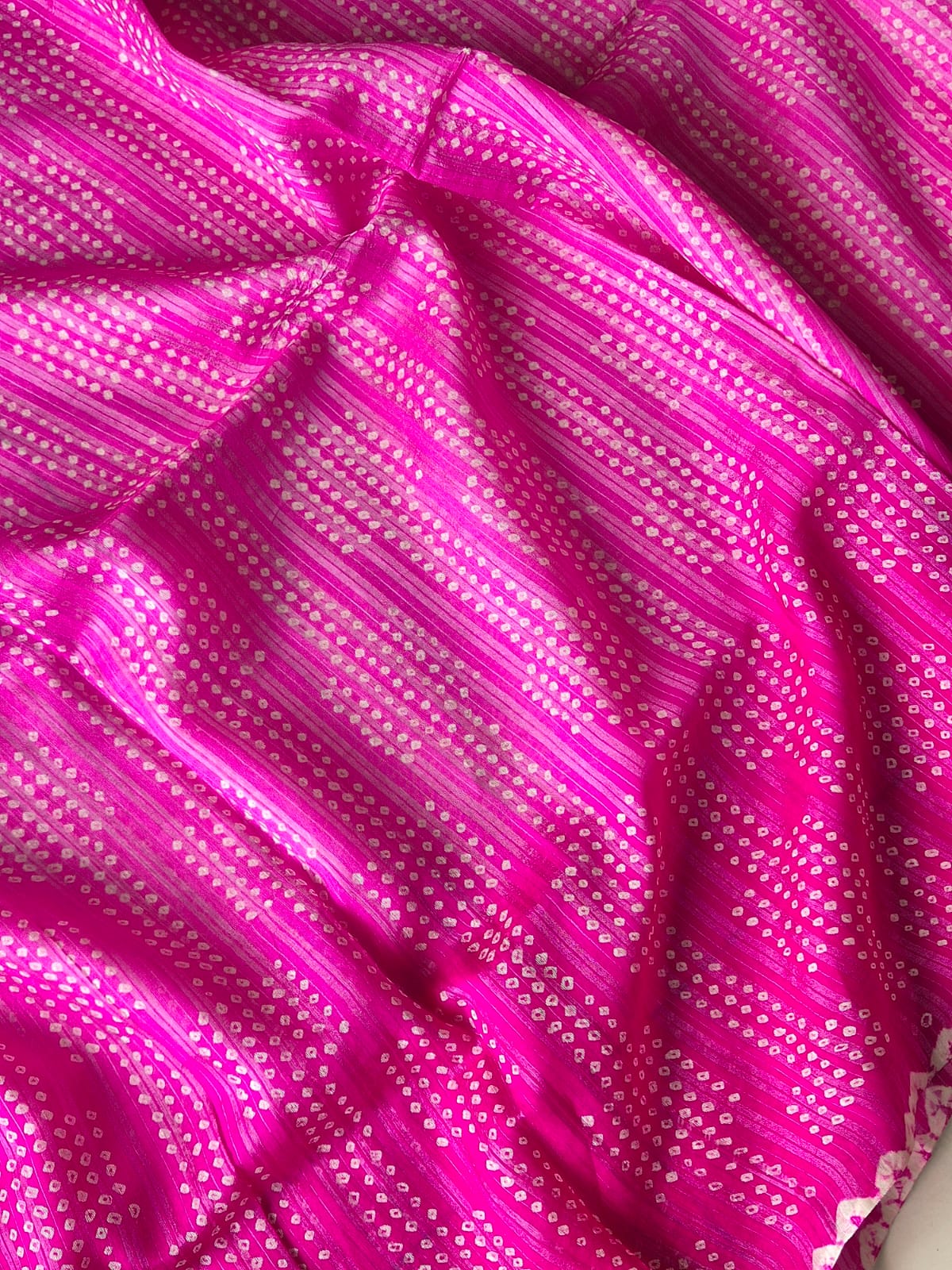queens-melody-dual-pink-matka-silk-bandhani-saree