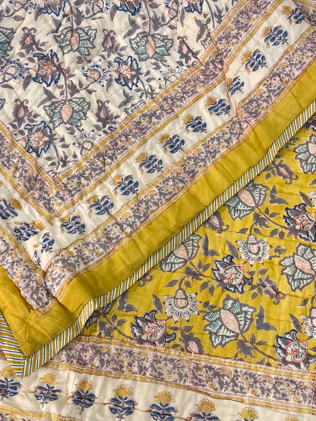 quilt-with-cotton-bedsheet-elegant-floral-pattern