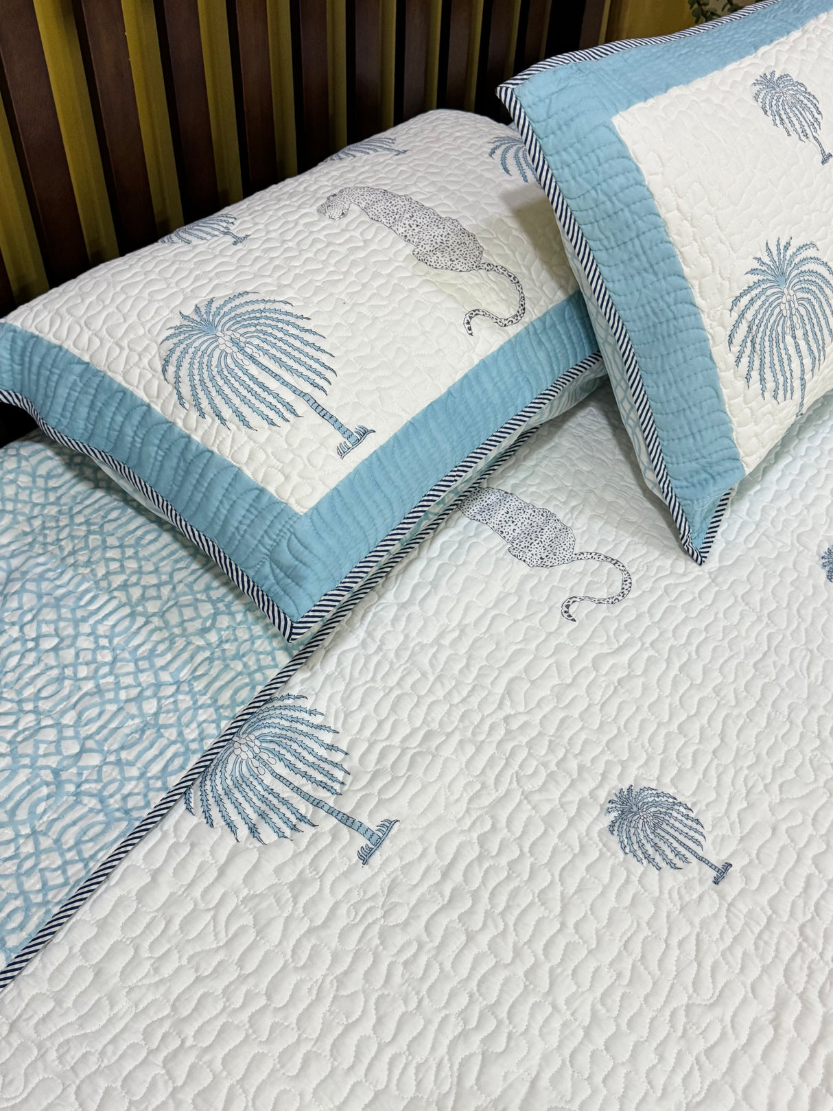 quilted-morning-plush-mulmul-bedcover-blockprint-king-size