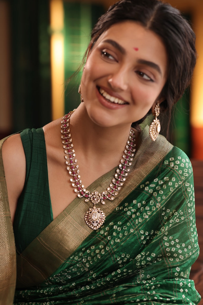 rajnigandha-moissanite-polki-92-5-silver-necklace-set