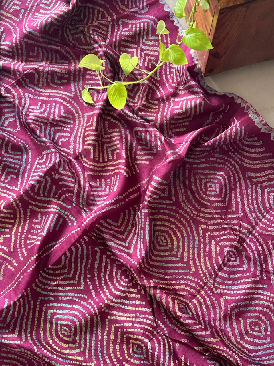 rangdeep-crimson-munga-silk-bandhani-saree-with-multicoloured-bandhani