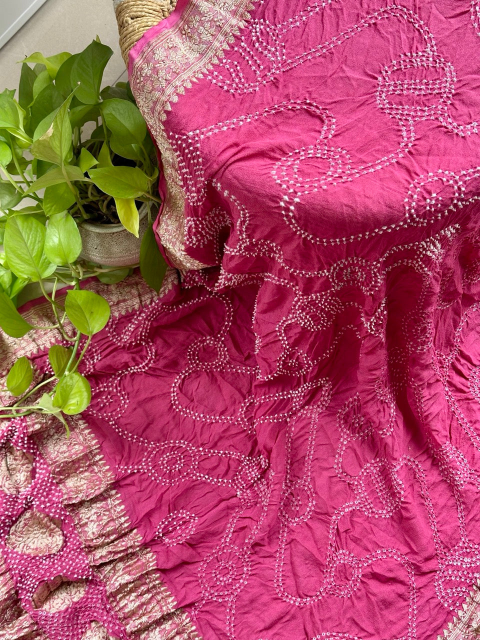 raspberry-wine-pure-banarsi-georgette-bandhani-dupatta