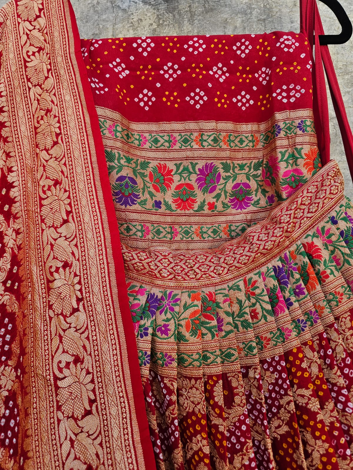 red-banarasi-georgette-meenakari-bandhani-lehenga-with-dupatta