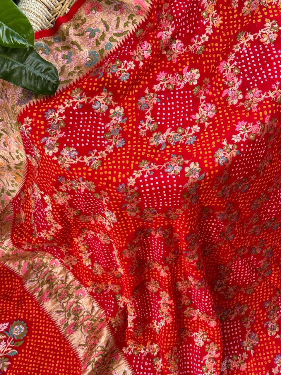 red-banarasi-georgette-meenakari-bandhani-saree