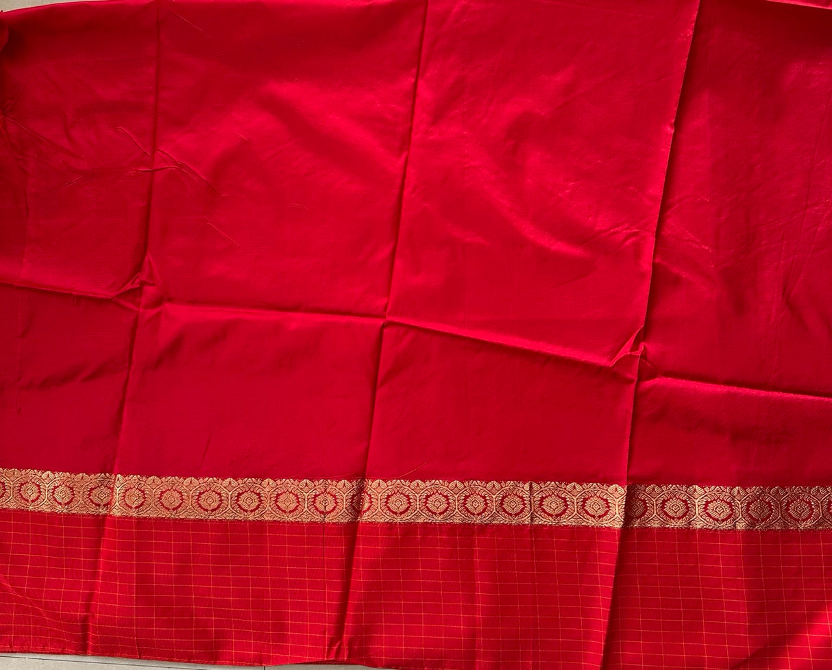 red-border-floral-kanjivaram-kalamkari-saree-over-shoulder-pallu
