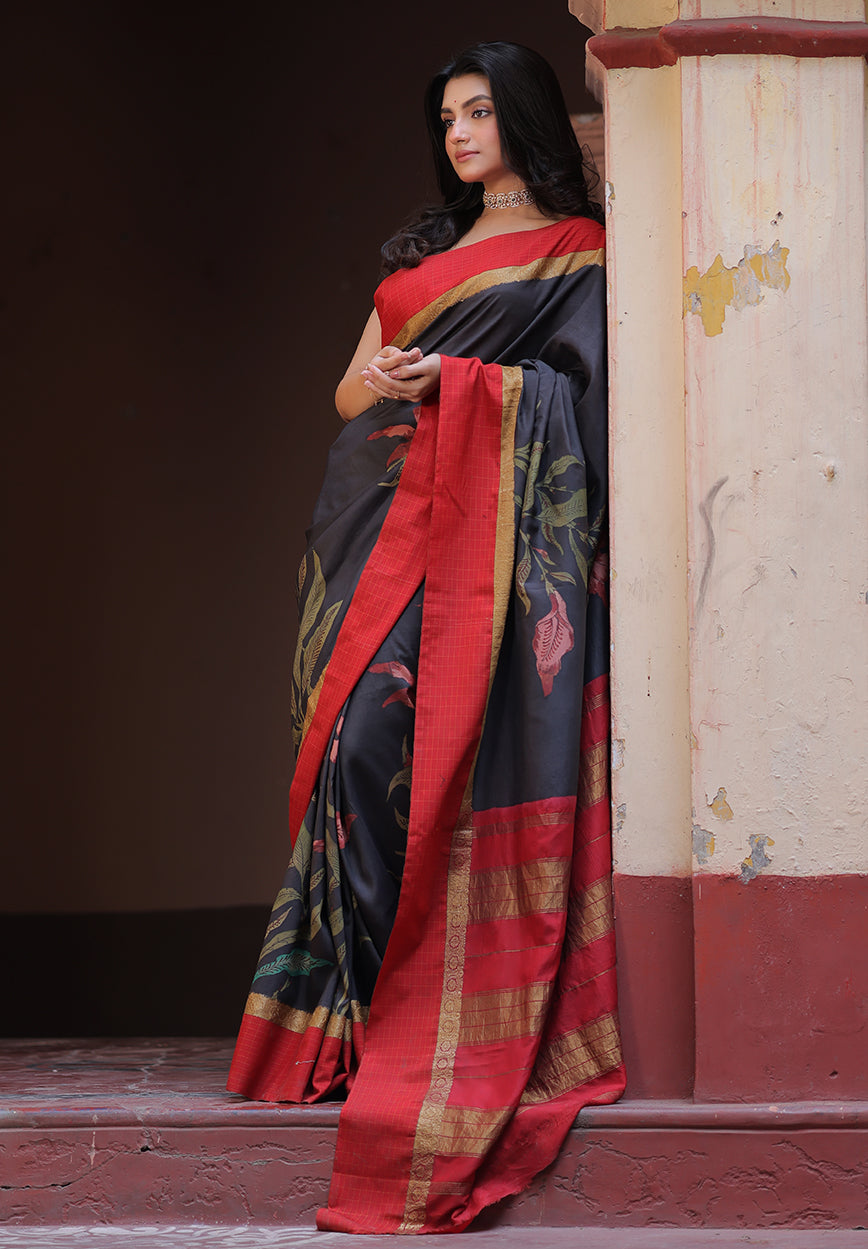 red-border-floral-kanjivaram-kalamkari-saree-side-view