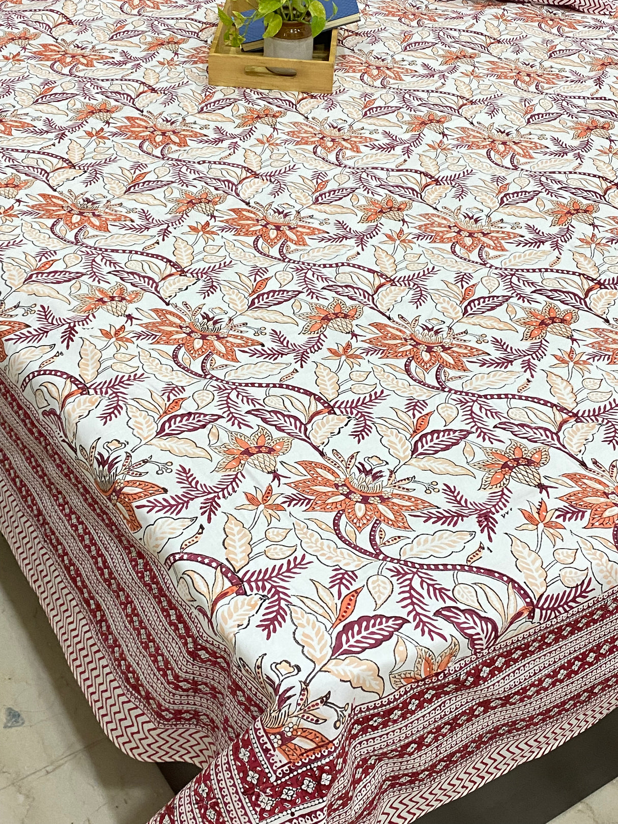 red-cream-king-cotton-bedsheet-color-view