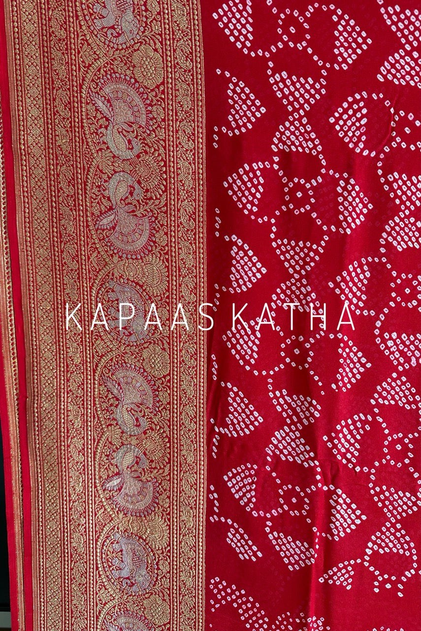 Red Exquisite Handloom Banarasi Georgette Bandhani Saree