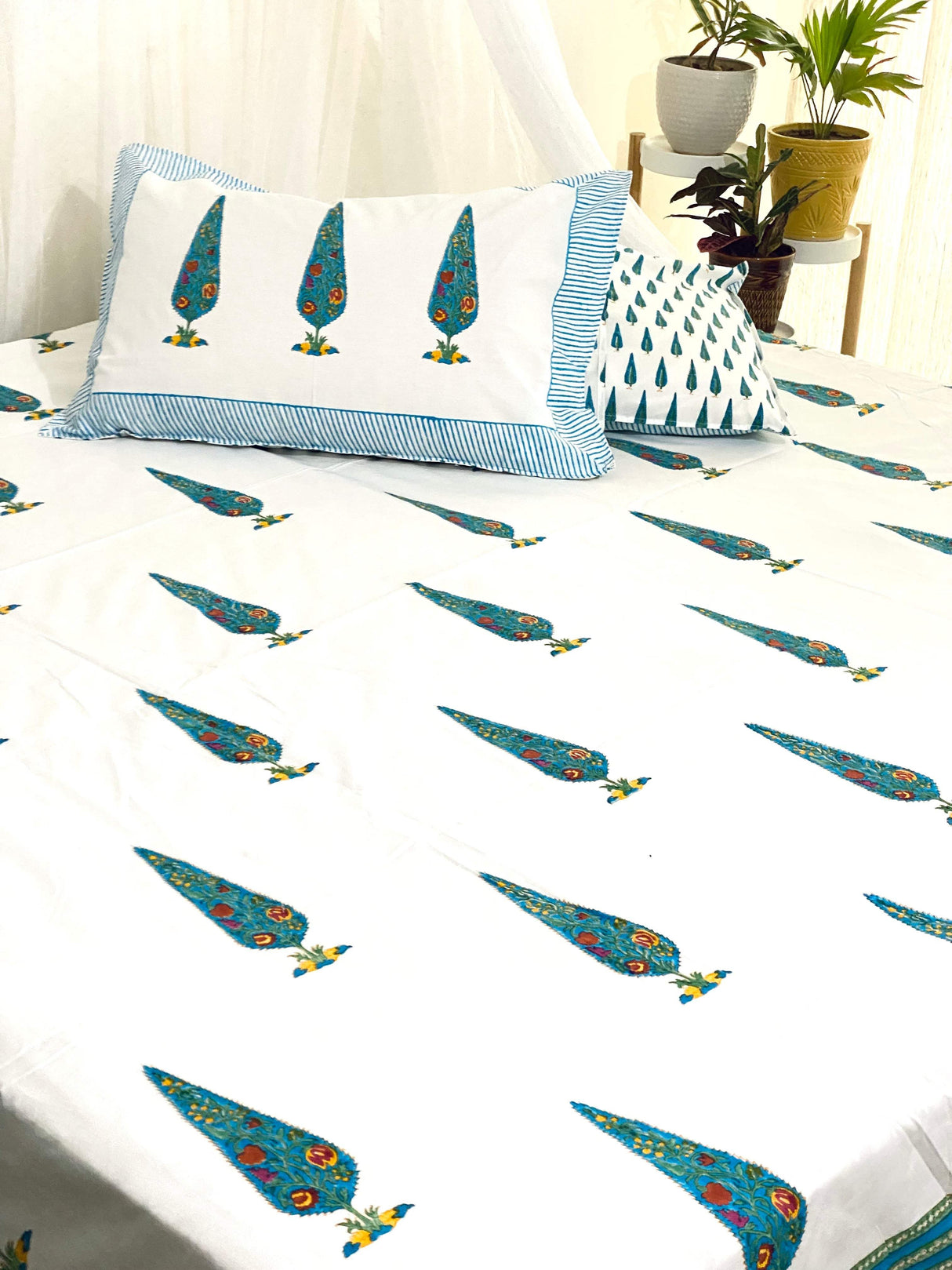 red-green-tree-king-cotton-bedsheet-long-view