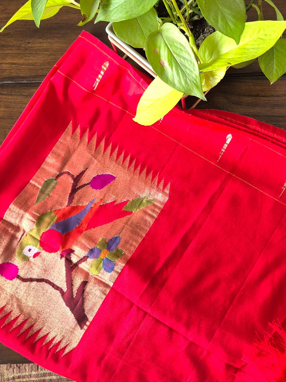 red-parrot-silk-paithani-blouse