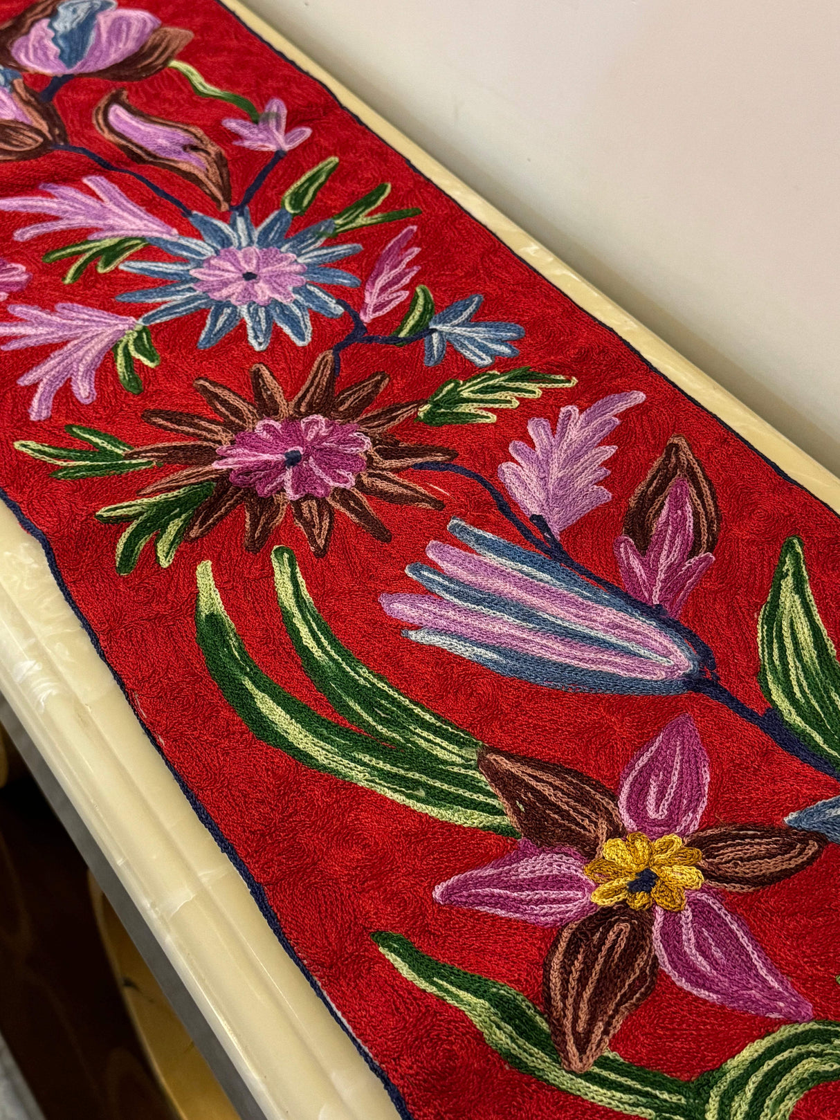 red-theme-kashmiri-embroidery-table-runner-texture-view