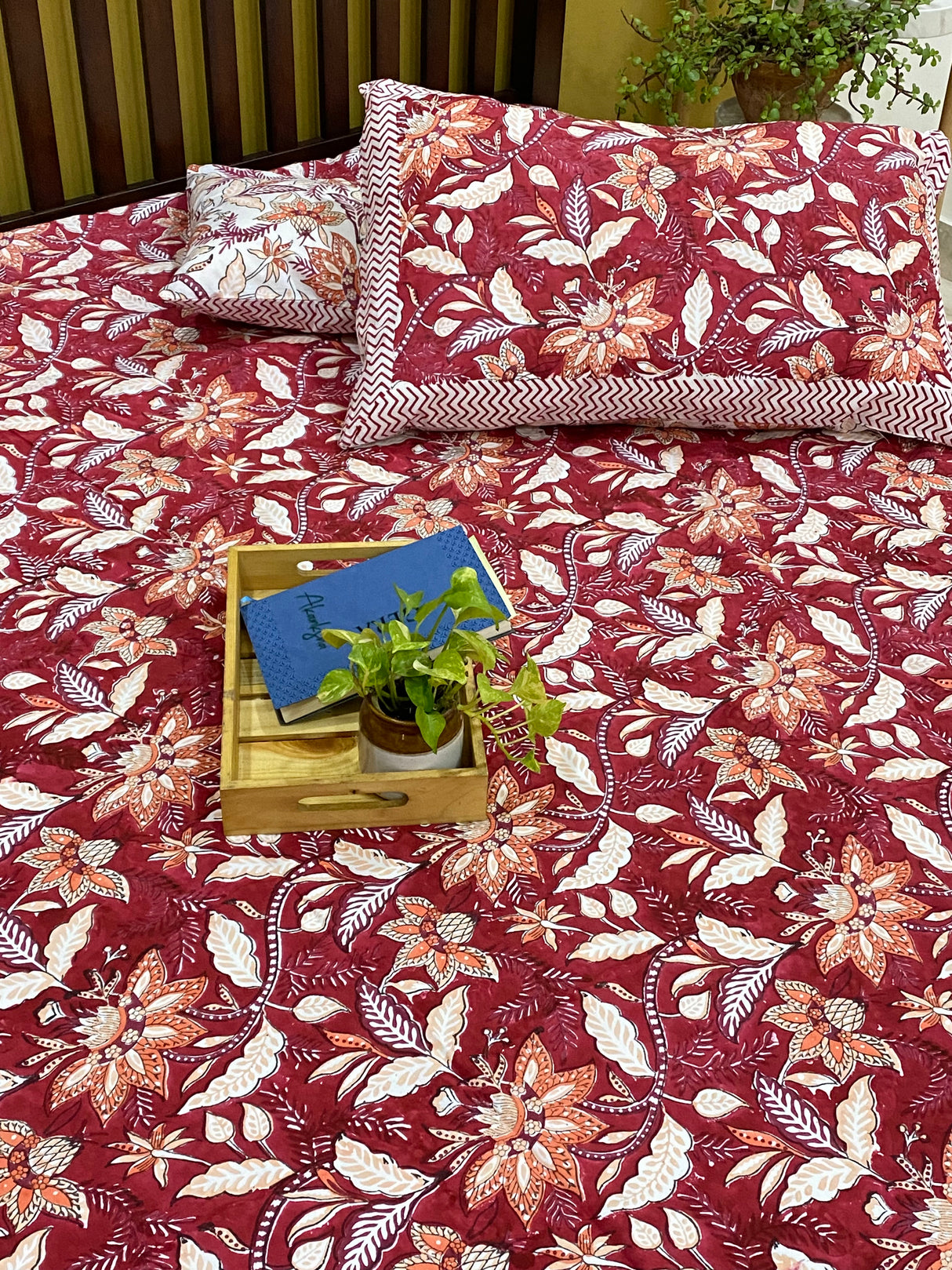red-theme-king-cotton-bedsheet-color-view