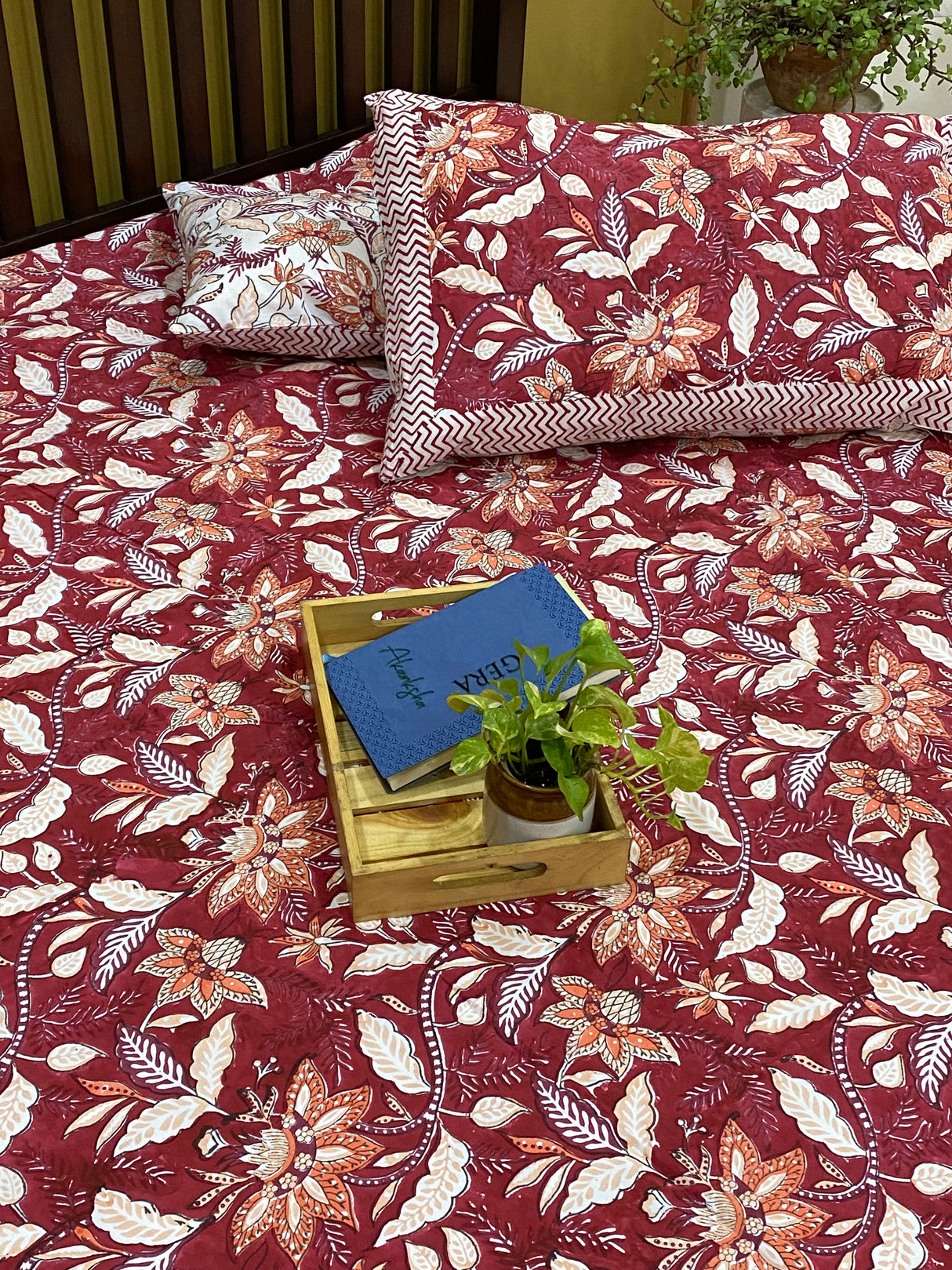 red-theme-king-cotton-bedsheet-overall-view