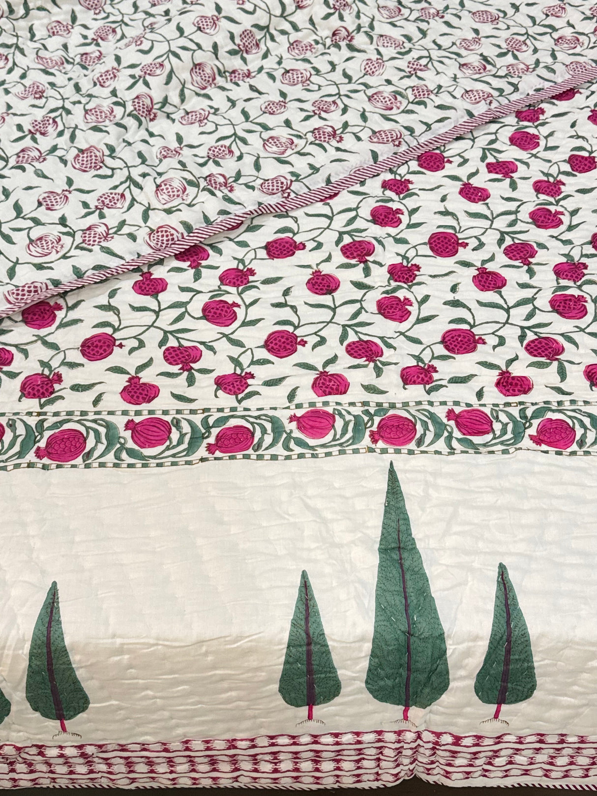 reversible-cotton-quilt-with-floral-meadow-pattern