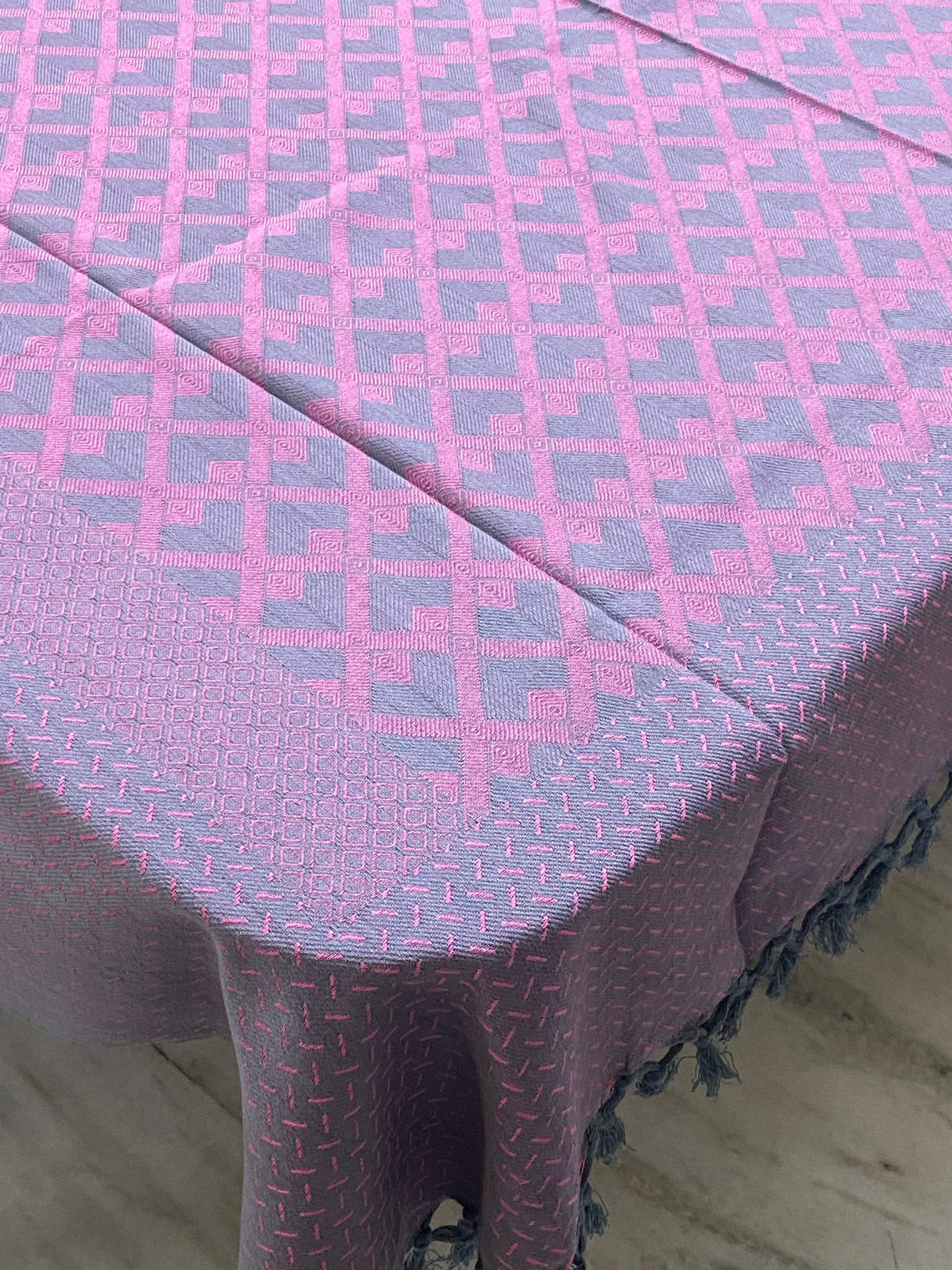 reversible-purple-grey-theme-woven-cotton-table-cloth-6-seater-close-up