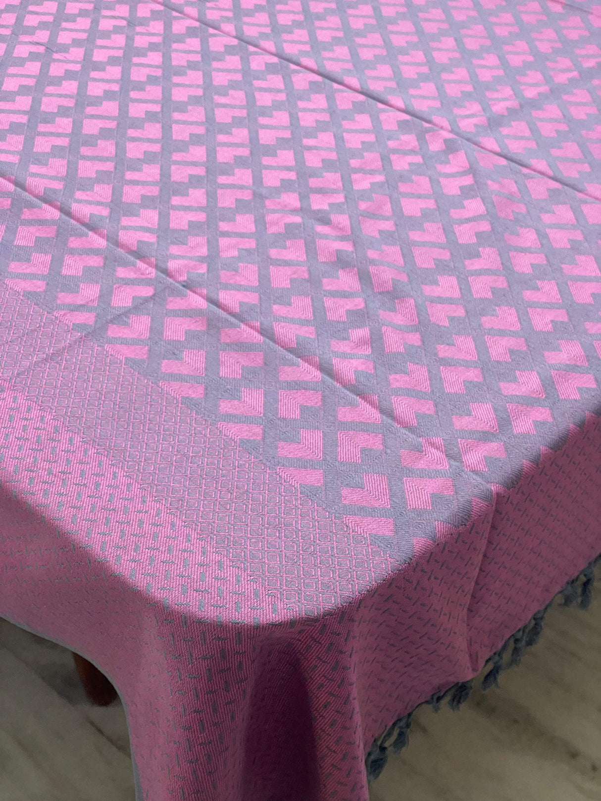 reversible-purple-grey-theme-woven-cotton-table-cloth-6-seater-detailed-view
