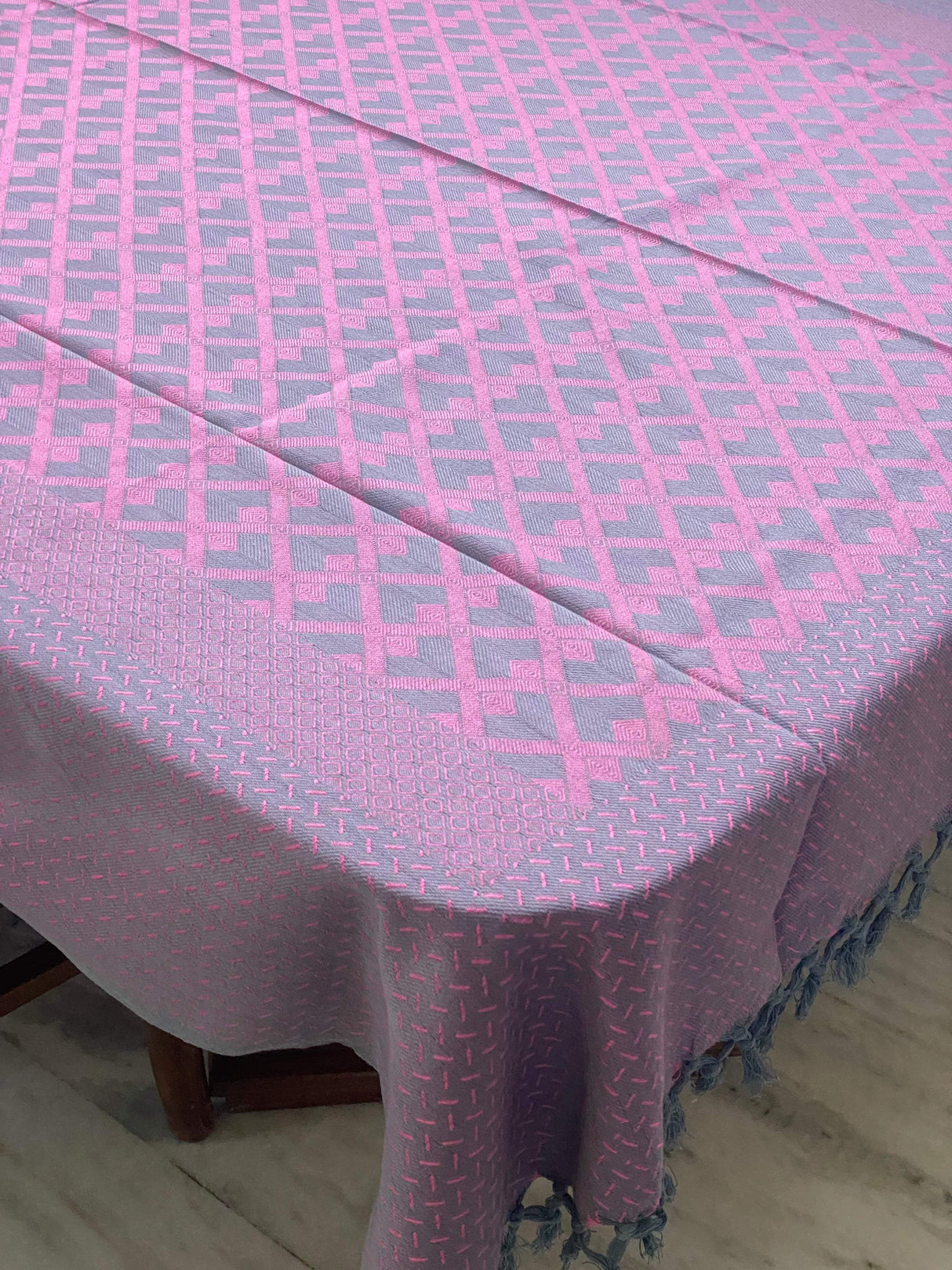 reversible-purple-grey-theme-woven-cotton-table-cloth-6-seater-pattern-view