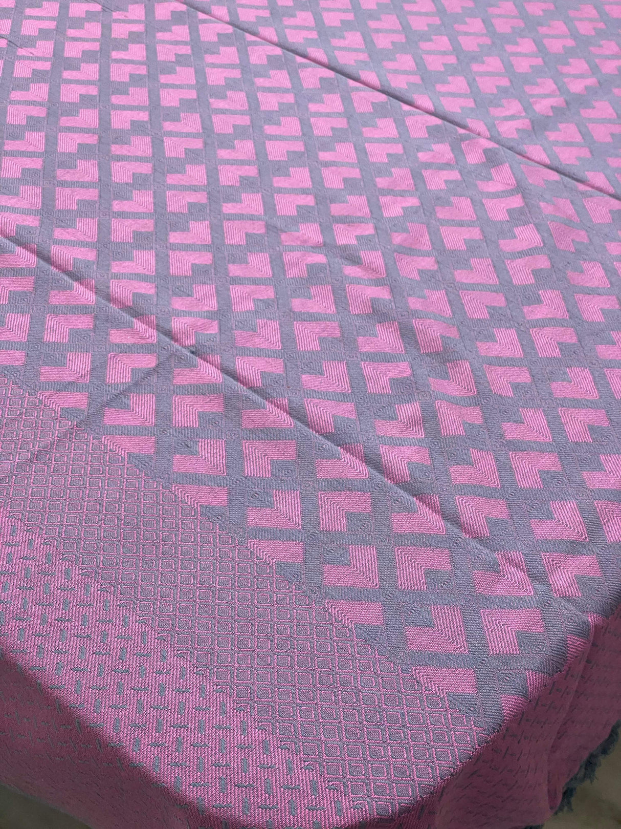 reversible-purple-grey-theme-woven-cotton-table-cloth-6-seater-texture-view