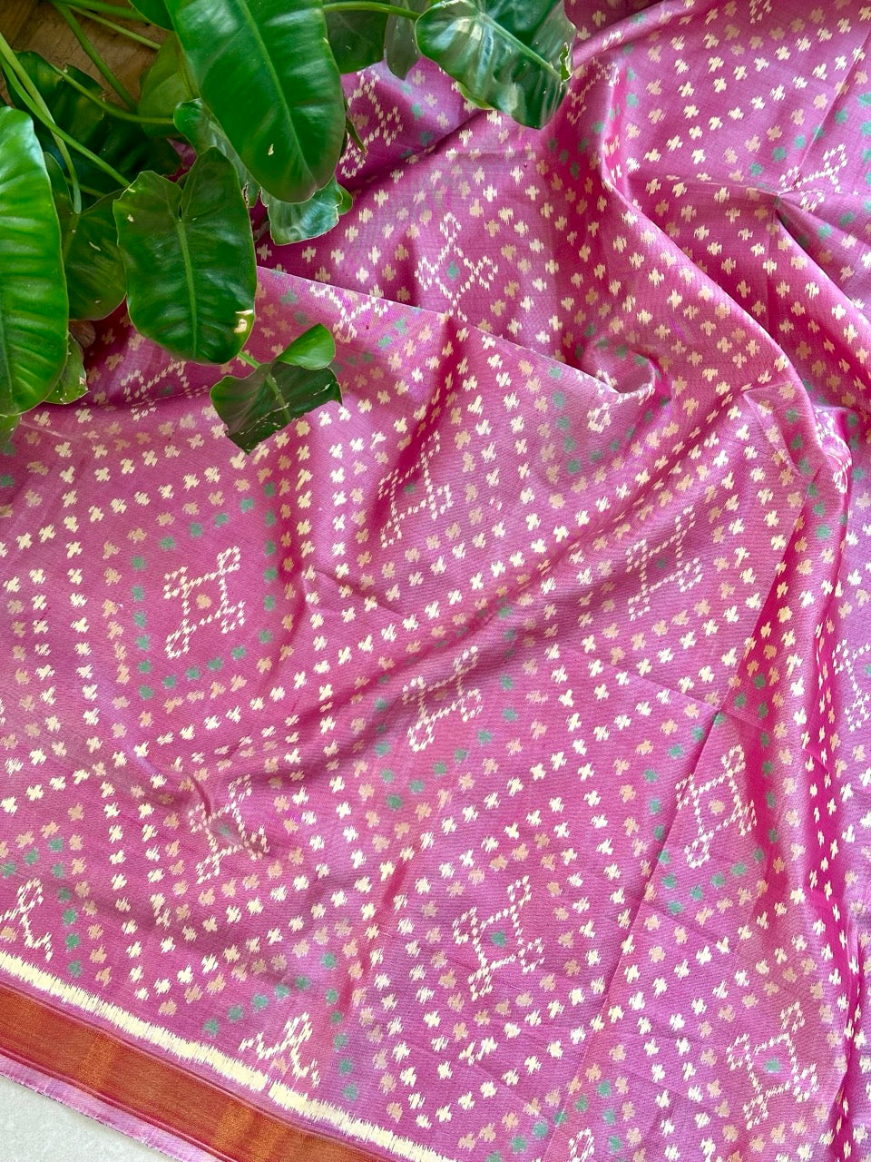 Rhombus Pattern Mauvish Pink Handloom Pure Silk Single Ikat Patola Blouse Fabric