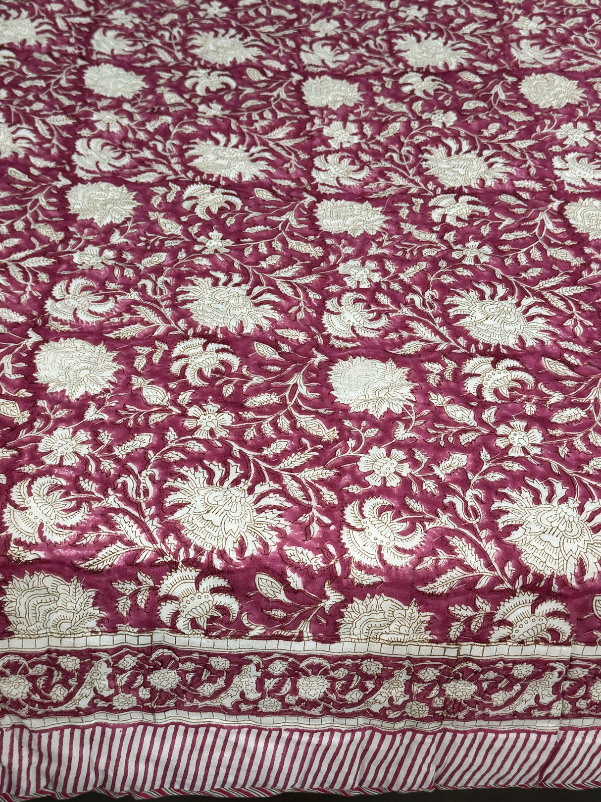 rose-color-king-cotton-quilt-close-up