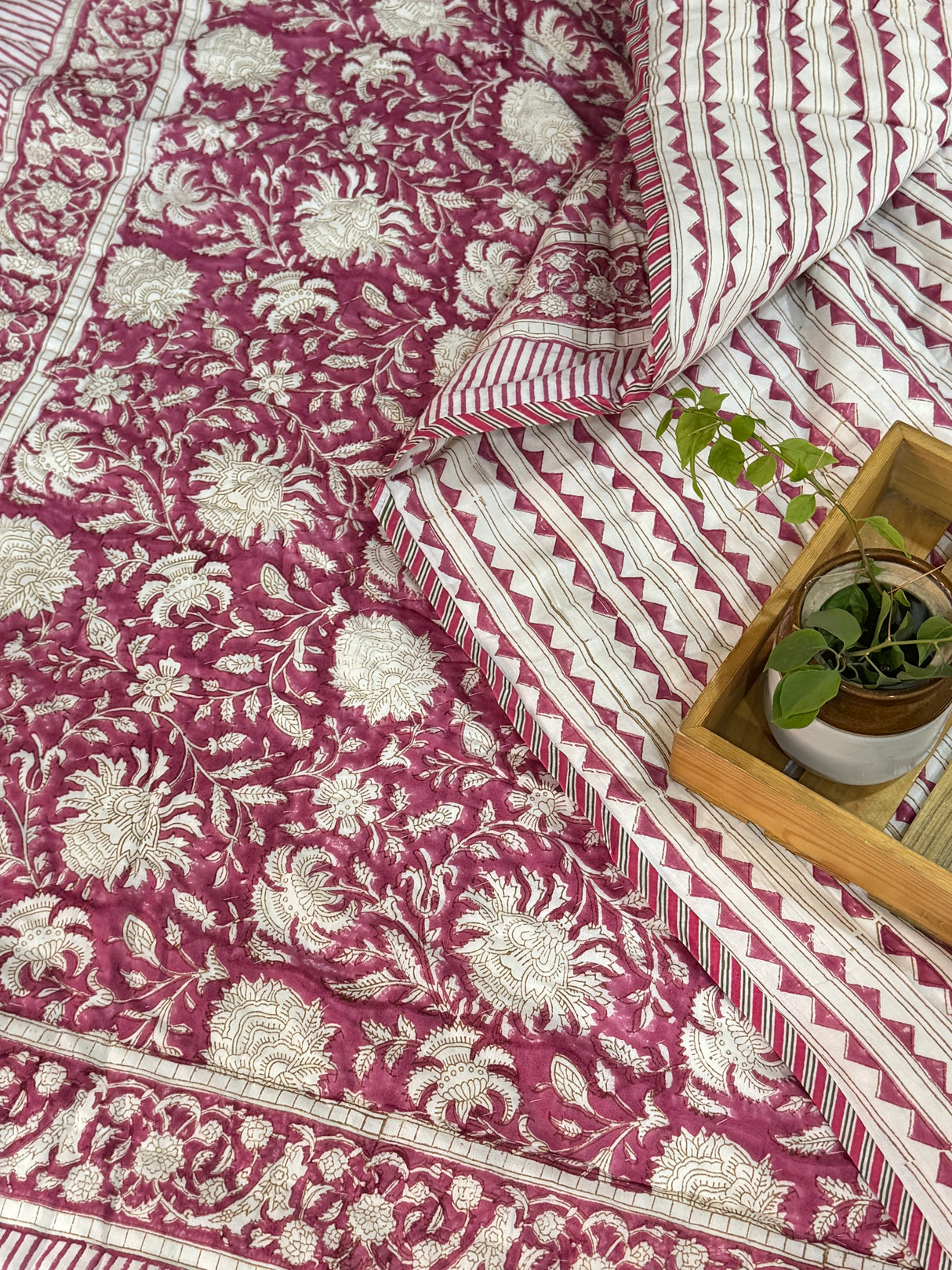 rose-color-king-cotton-quilt-complete-view