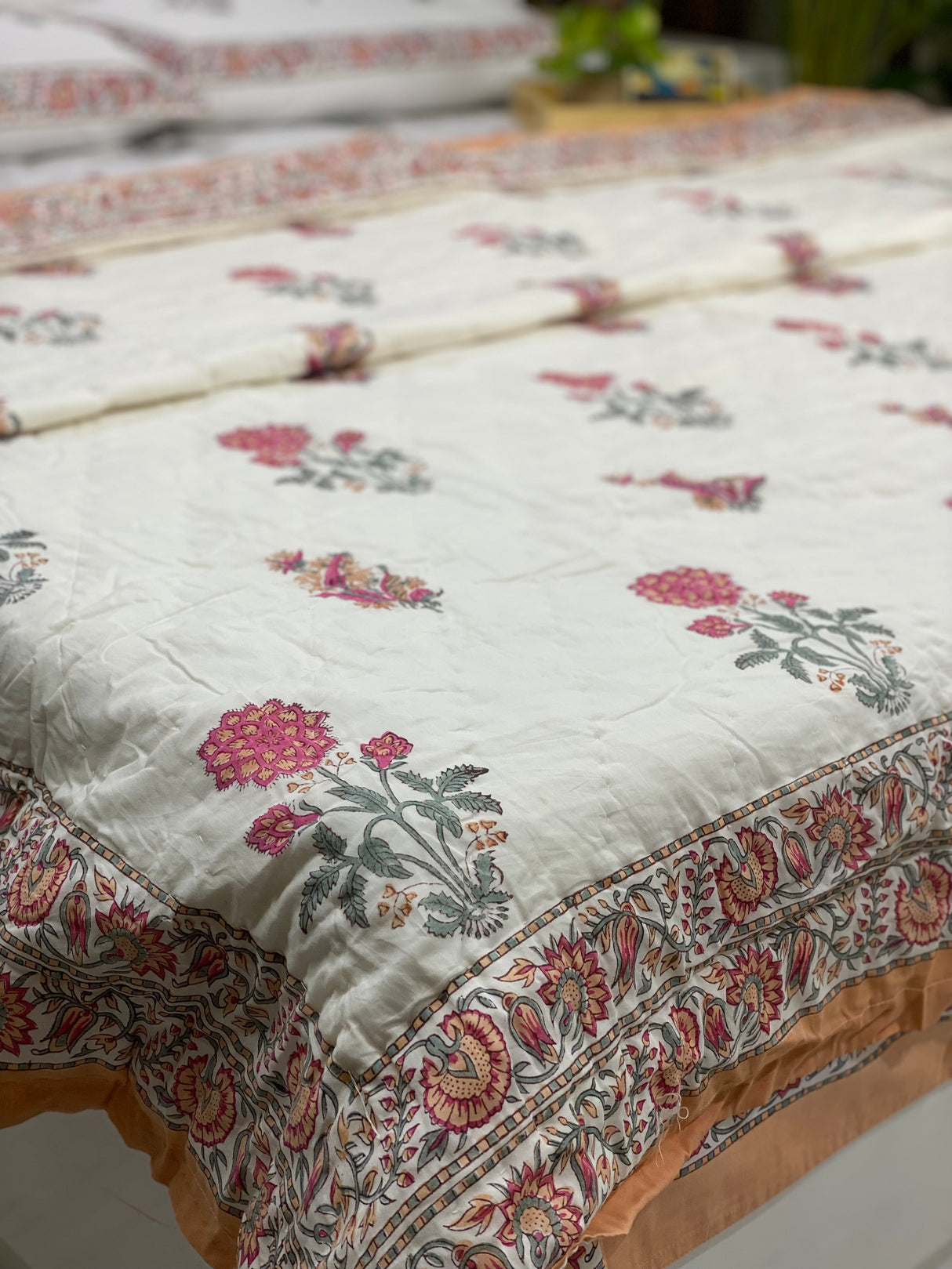 rose-floral-double-cotton-quilt-front-view