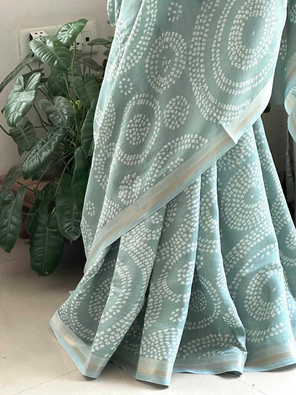 Sea Greenish Grey Chiniya Silk Circular Pattern Bandhani Saree