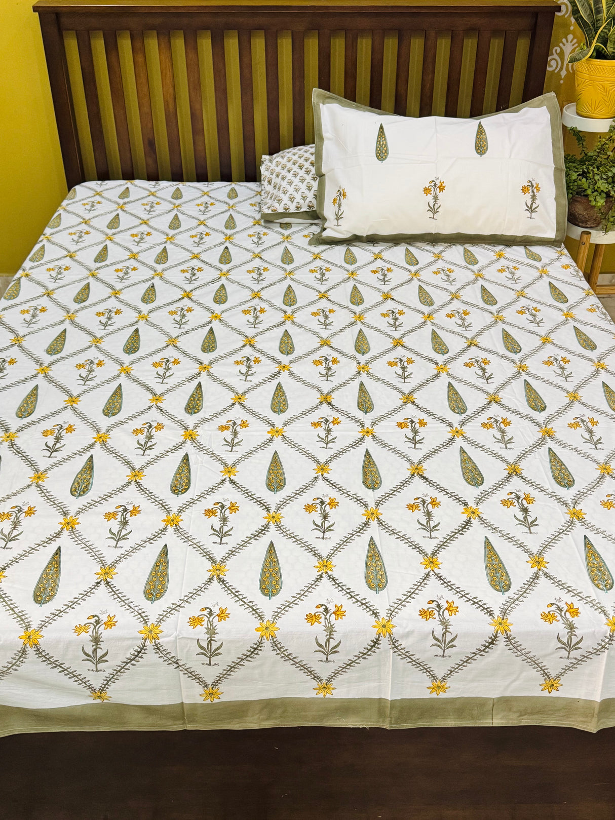 serene-comfort-luxury-blockprint-cotton-bedsheet