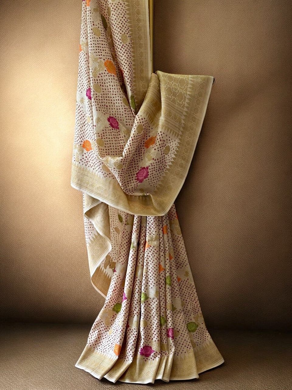 shwet-pushpanjali-handloom-munga-silk-bandhani-saree