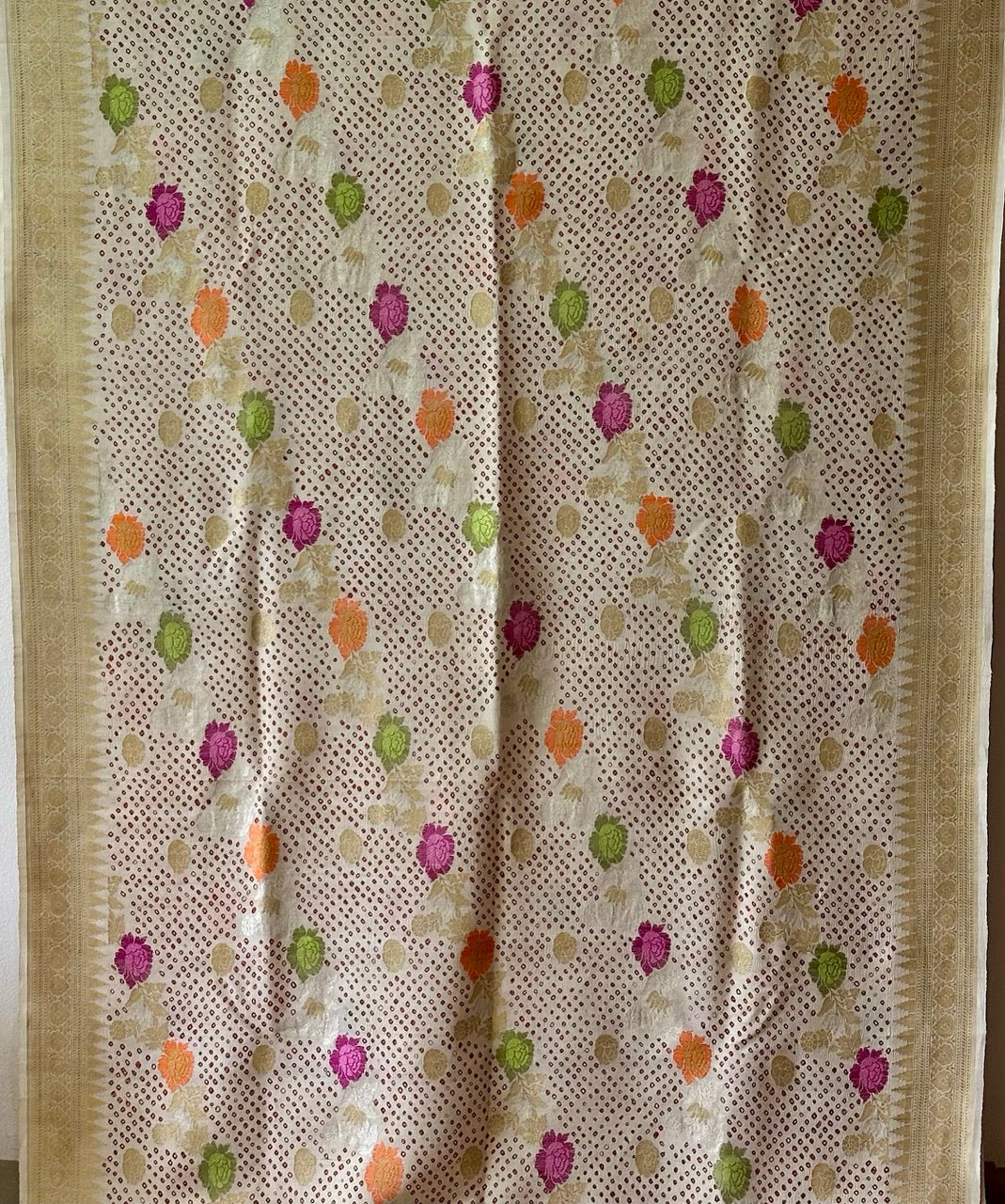 shwet-pushpanjali-handloom-munga-silk-bandhani-saree