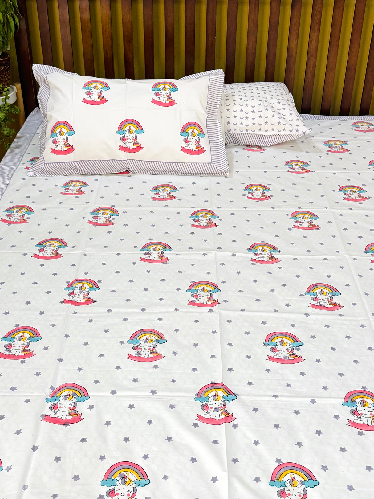 size-unicorn-world-handblock-printed-kids-cotton-bedsheet
