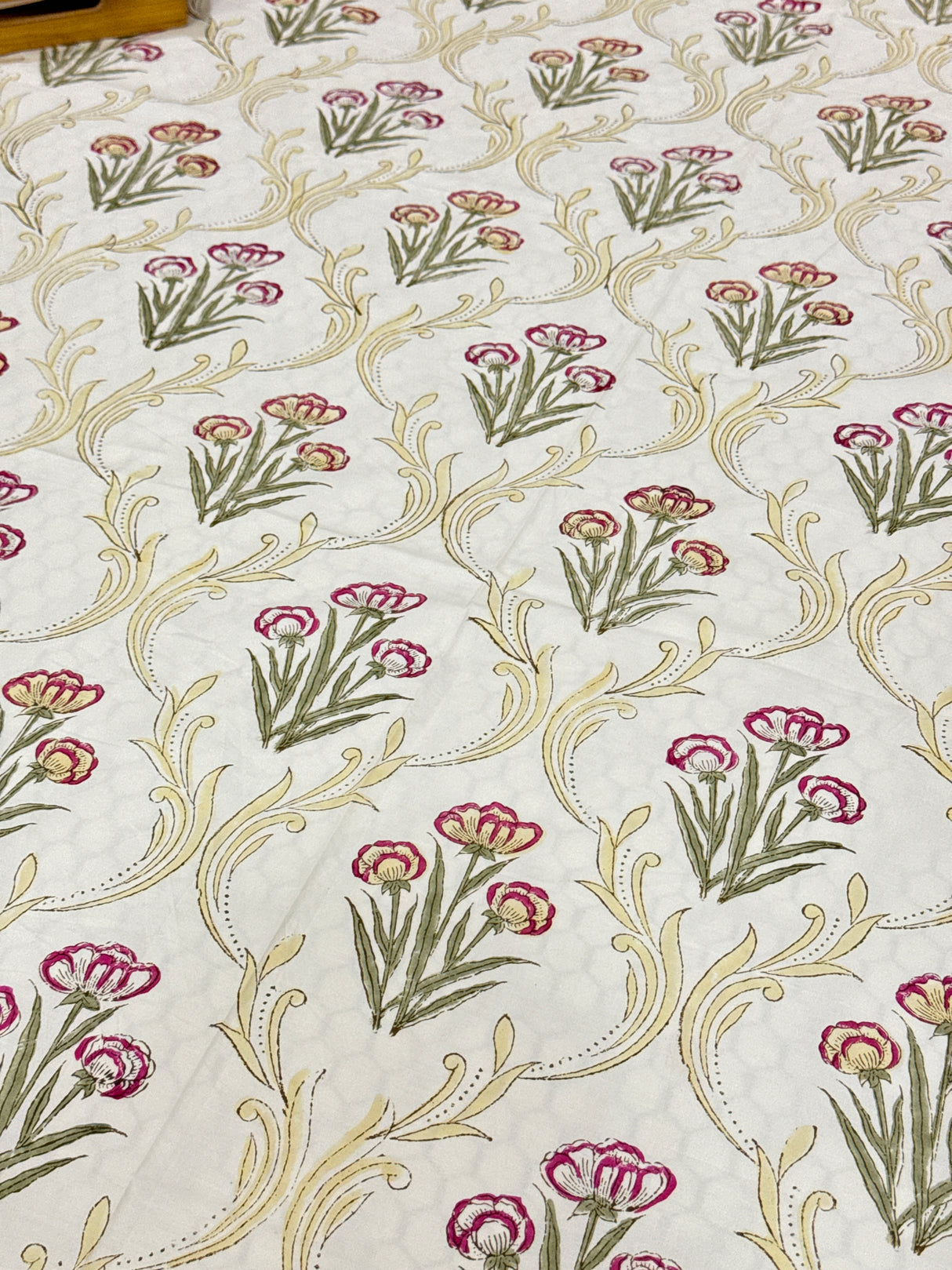soft-cotton-bedsheet-yellow-base