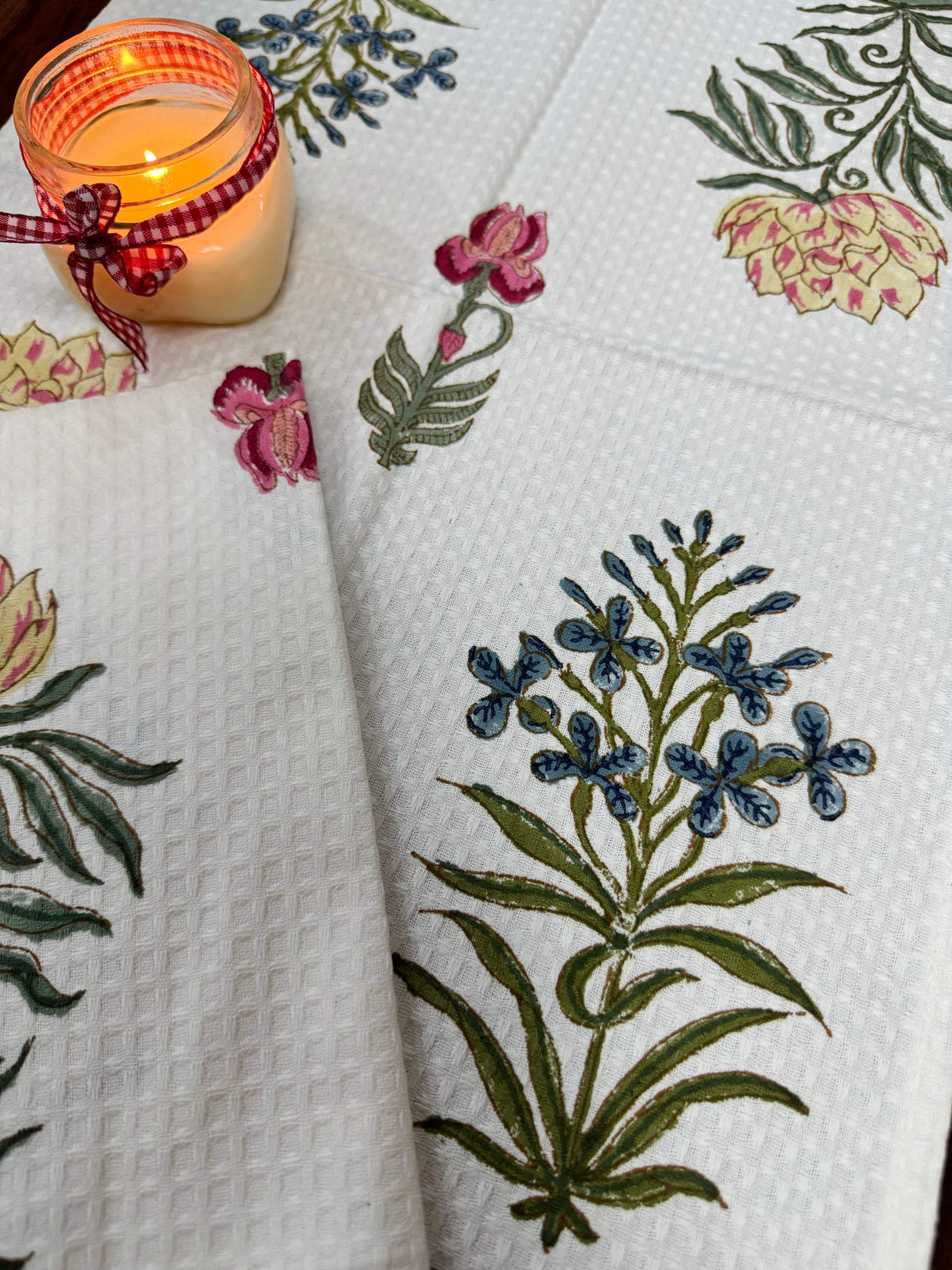 soft-cotton-hand-towel-with-bouquet-motif