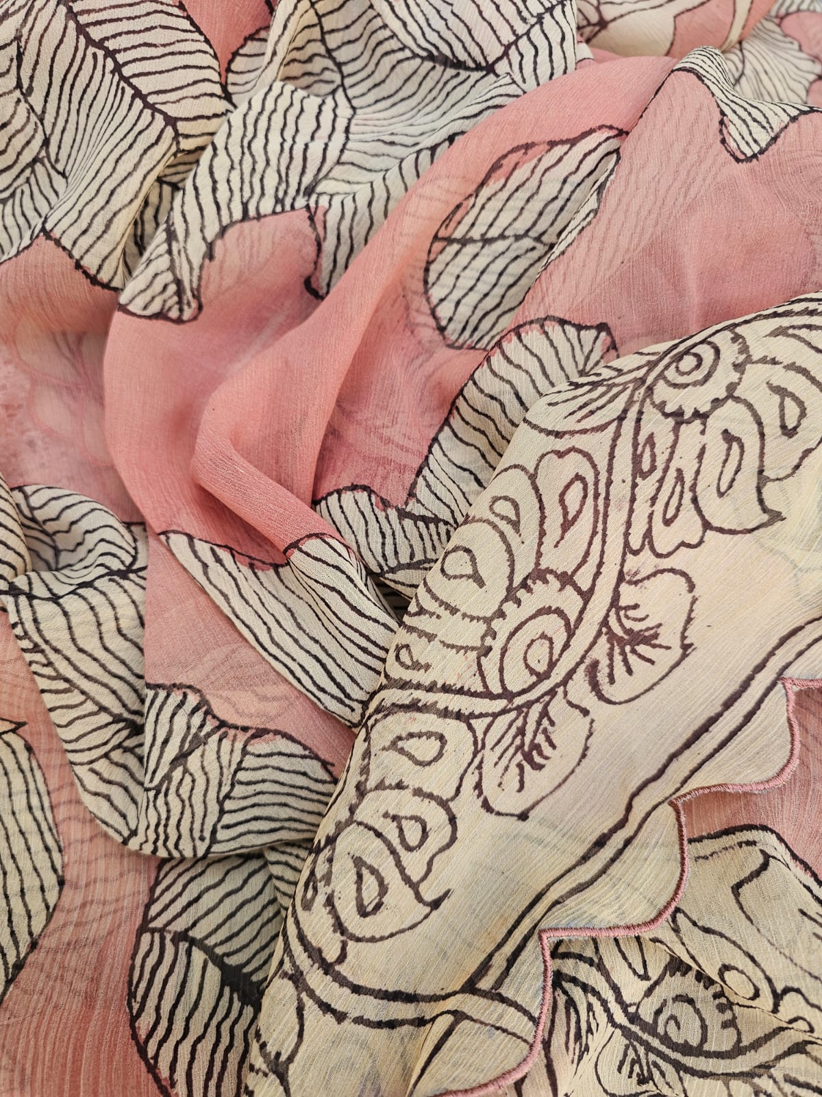 soft-drape-peach-bloom-handloom-chiffon-saree