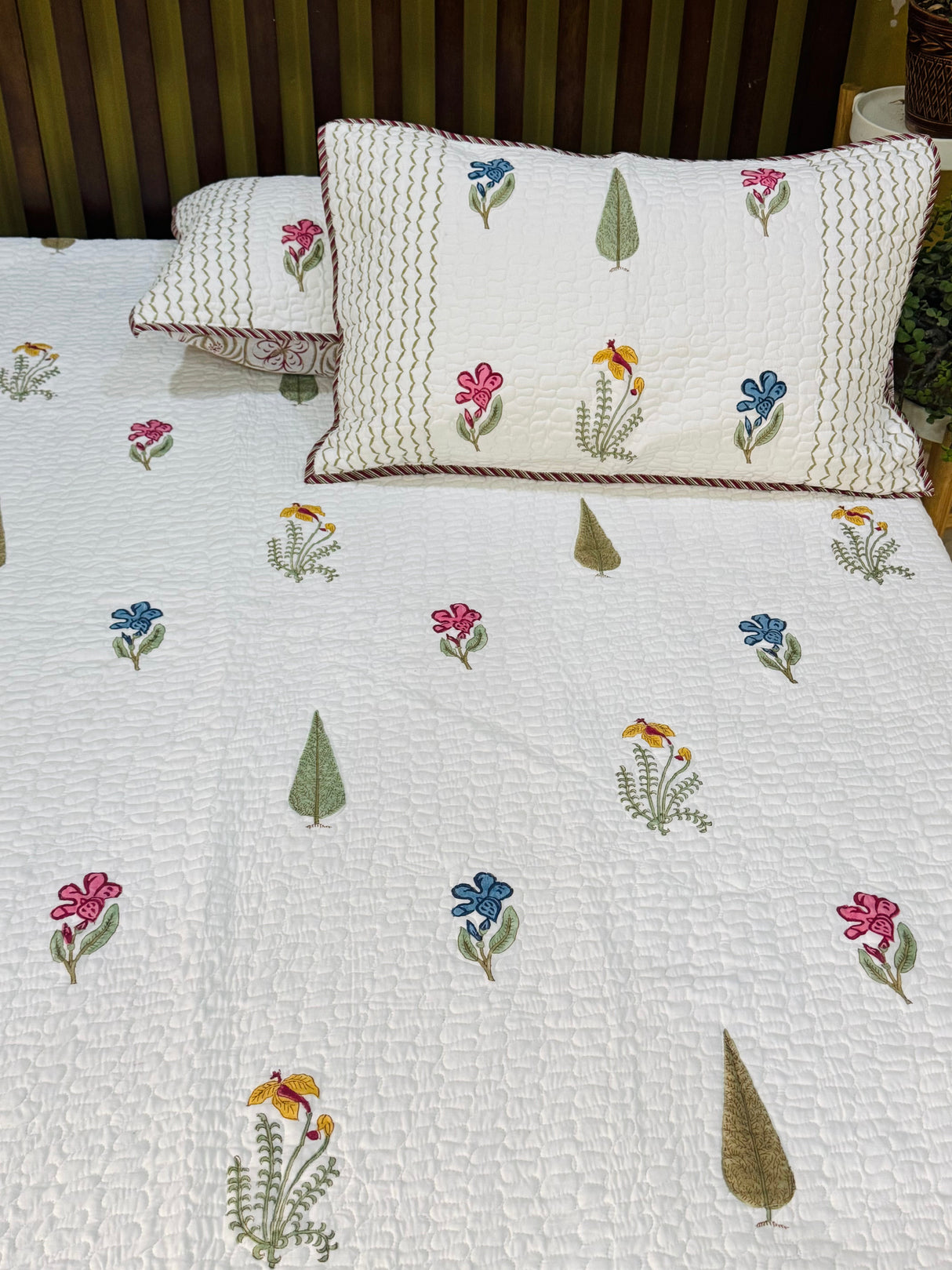 soft-handblock-printed-mulmul-reversible-quilt