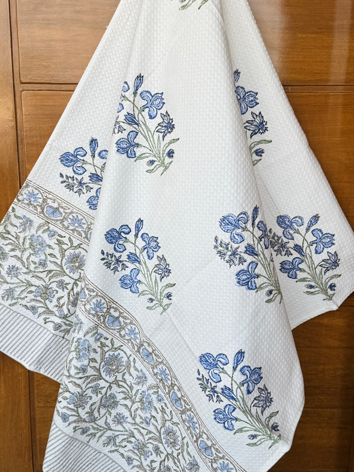 lightweight-white-handblock-jaipuri-bath-towel