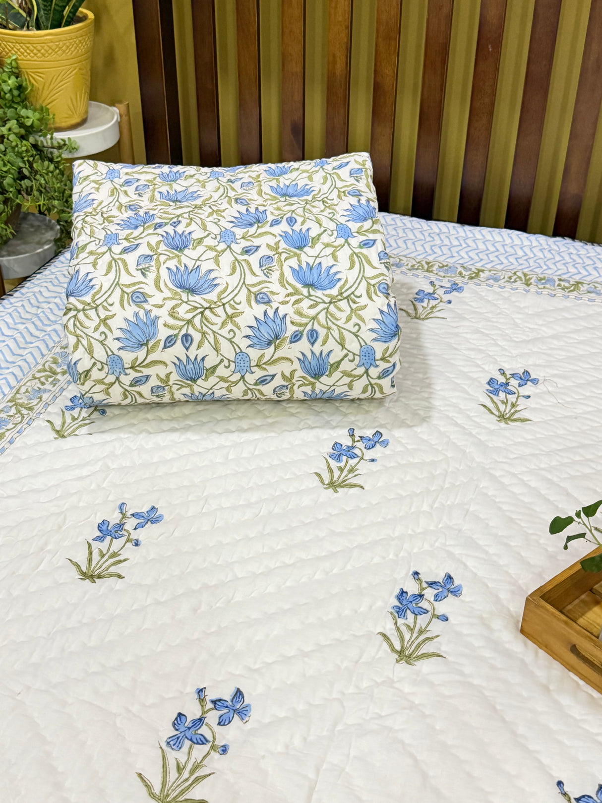 soft-mulmul-cotton-quilt-ivory-blue-floral-print