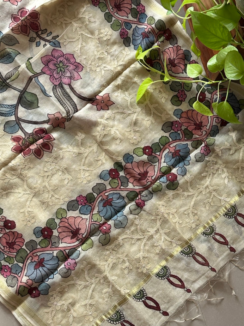 stylish-floral-chanderi-cotton-silk-lucknow-chikankari-kalamkari-dupatta