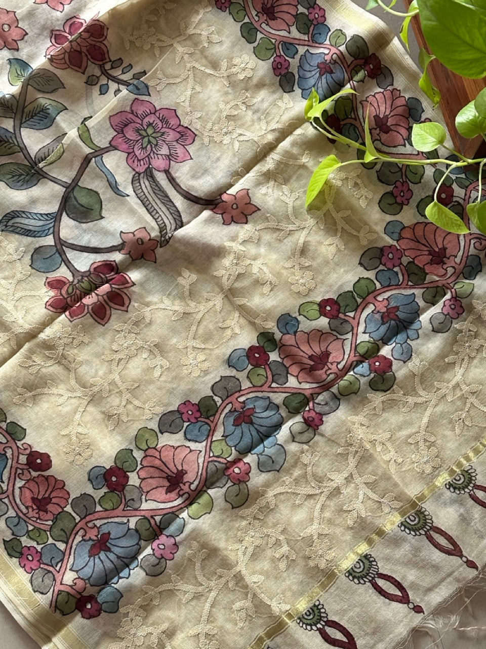 stylish-floral-chanderi-cotton-silk-lucknow-chikankari-kalamkari-dupatta