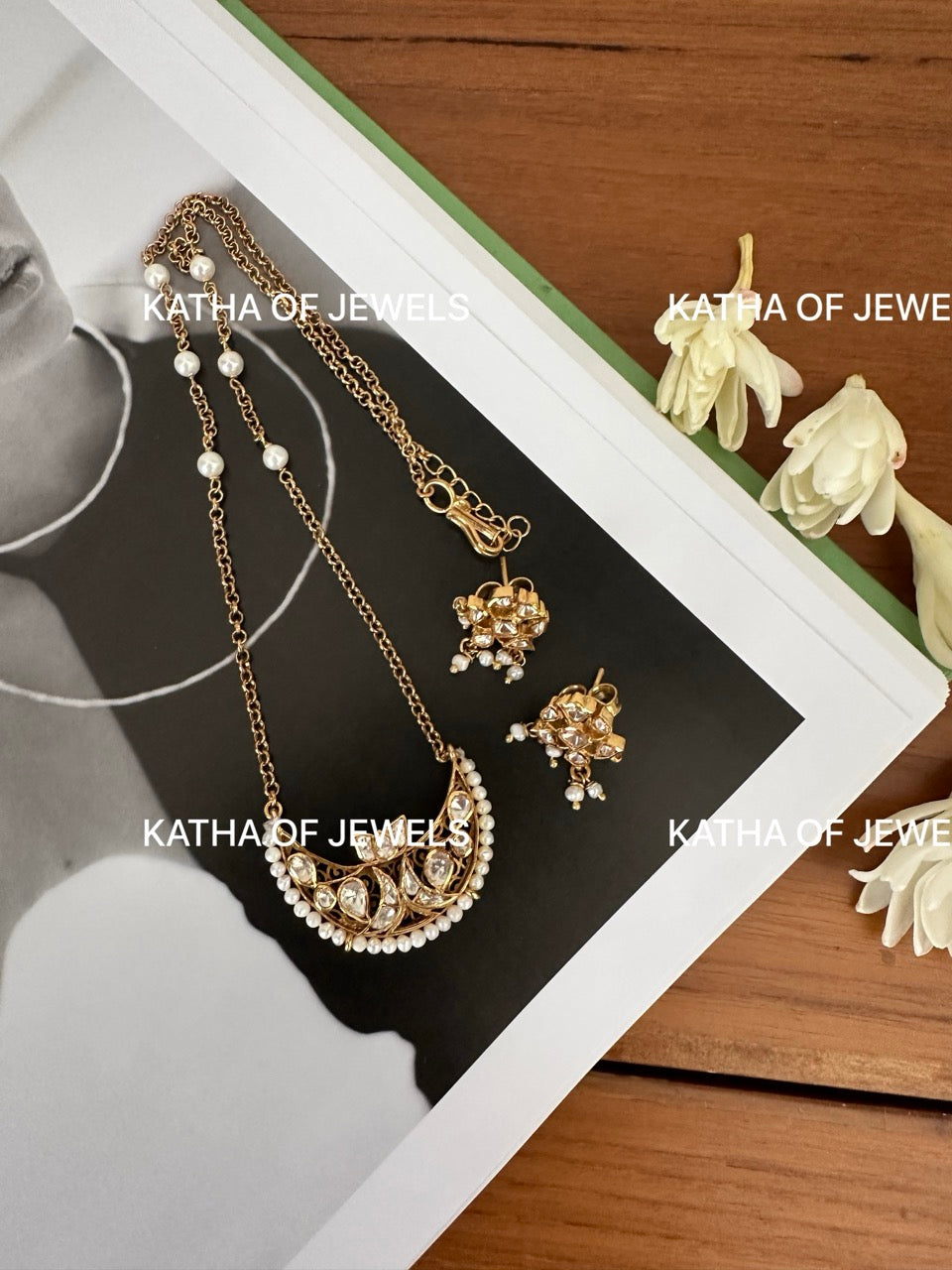Buy Modern Moissanite Polki Pendant Necklace Set | Katha of Jewels