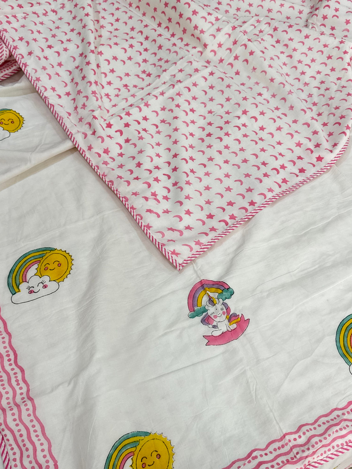 traditional-cuddle-wrap-reversible-melbent-kids-blanket