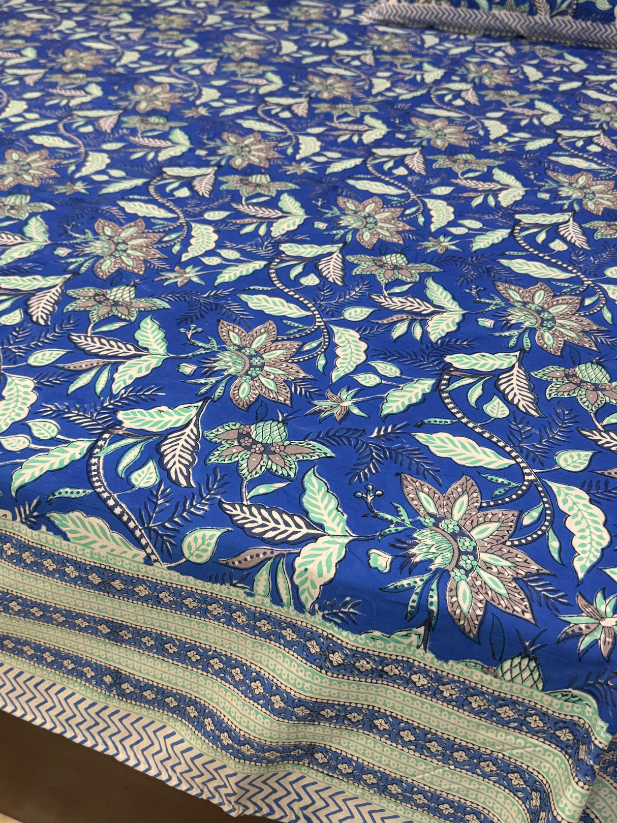 traditional-nature-sprigs-cotton-bedsheet-blockprint