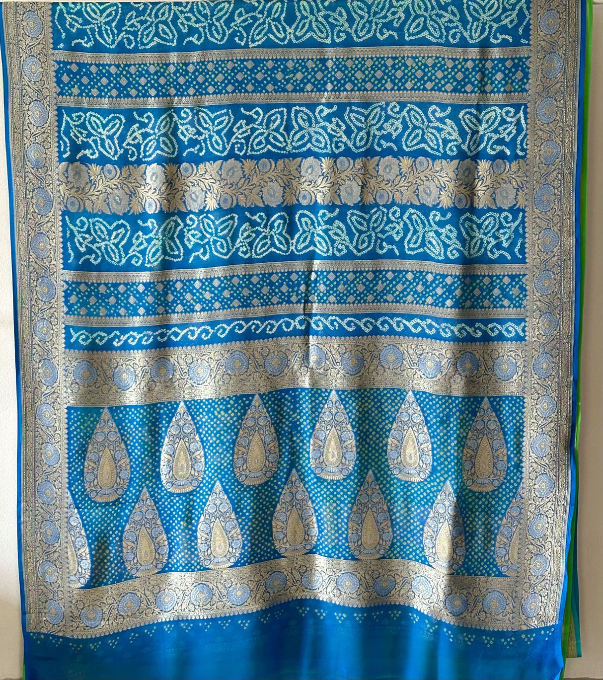 traditional-neeli-rang-bandhani-georgette-saree