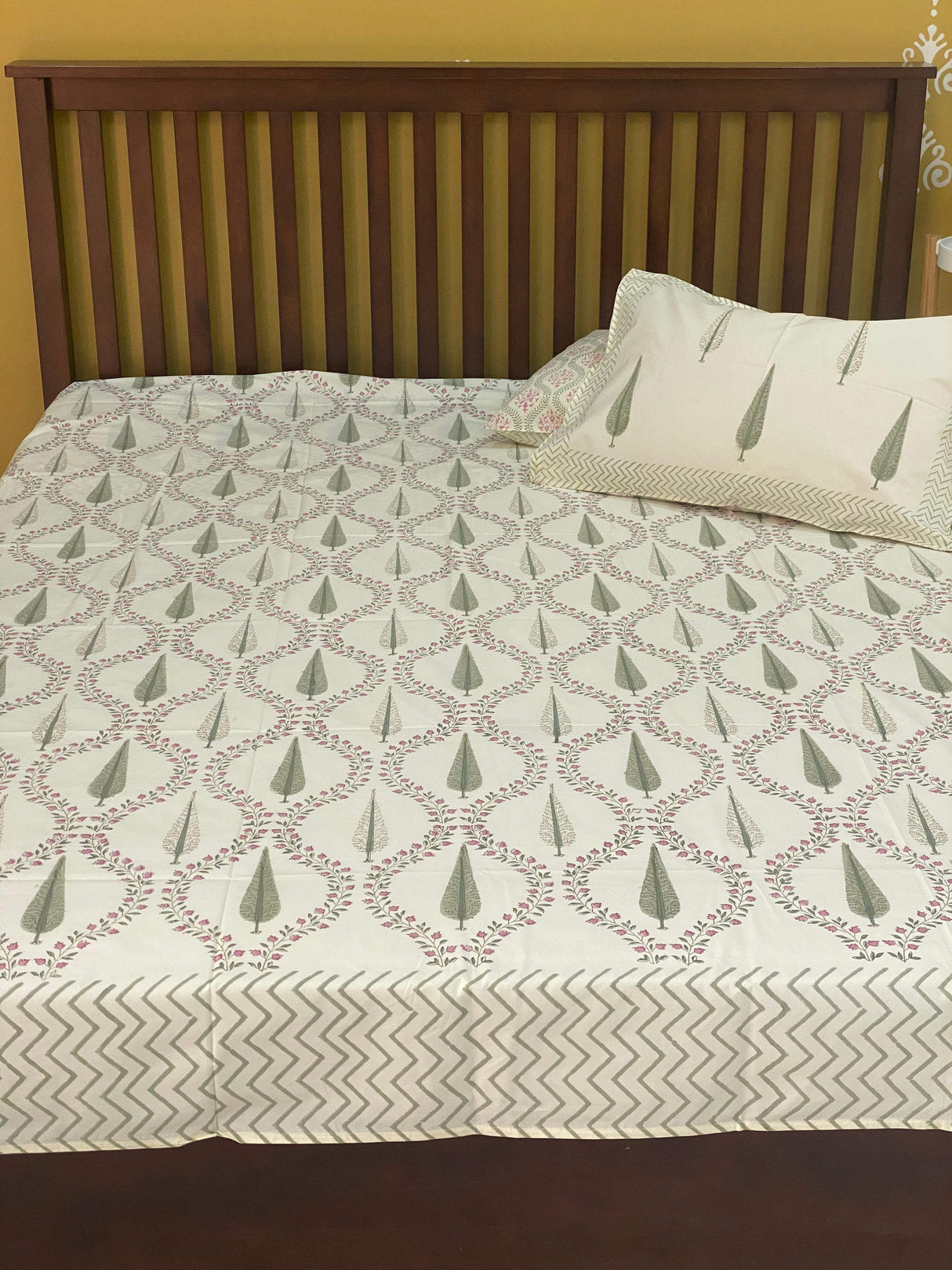 tree-theme-double-cotton-bedsheet-design-view