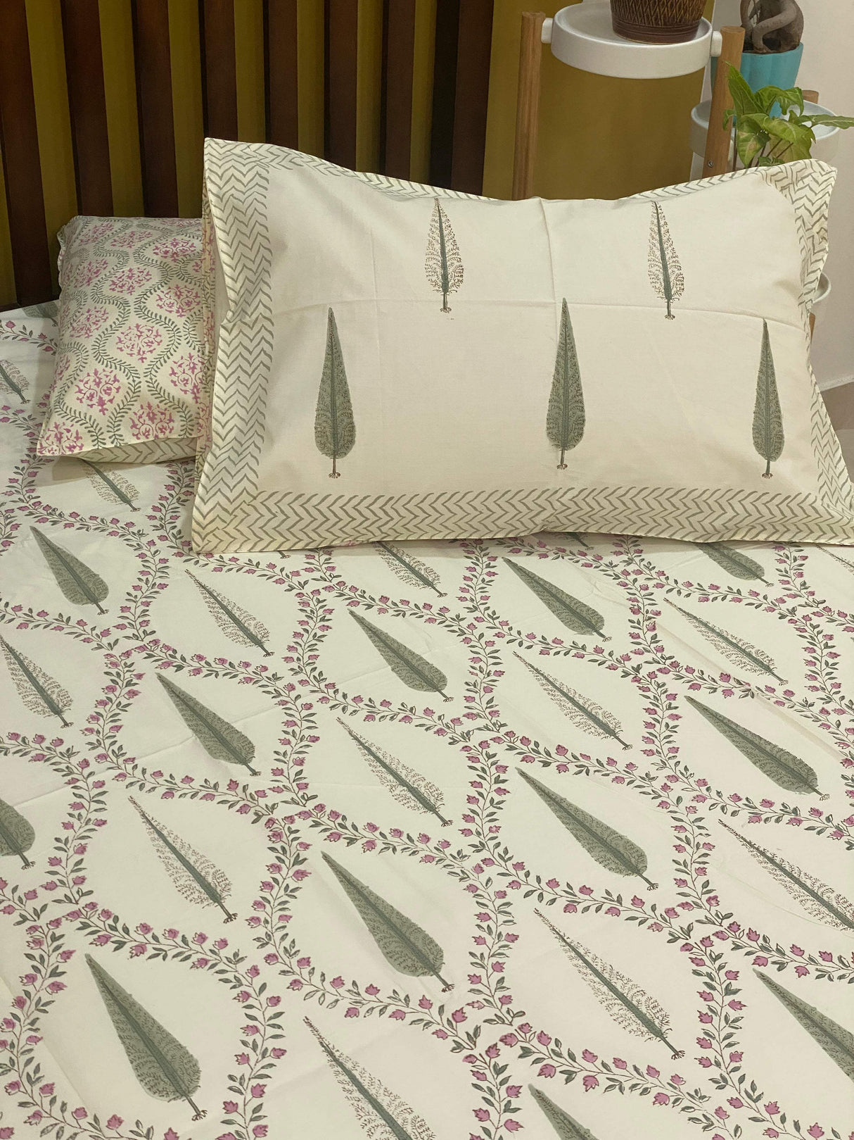 tree-theme-double-cotton-bedsheet-pattern-view