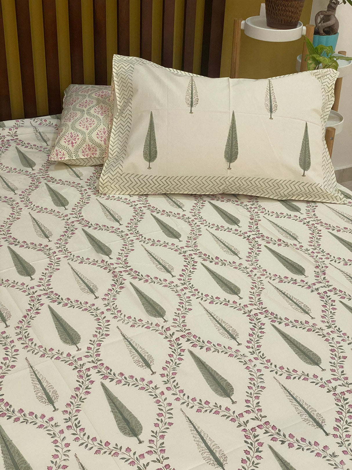 tree-theme-double-cotton-bedsheet-side-view