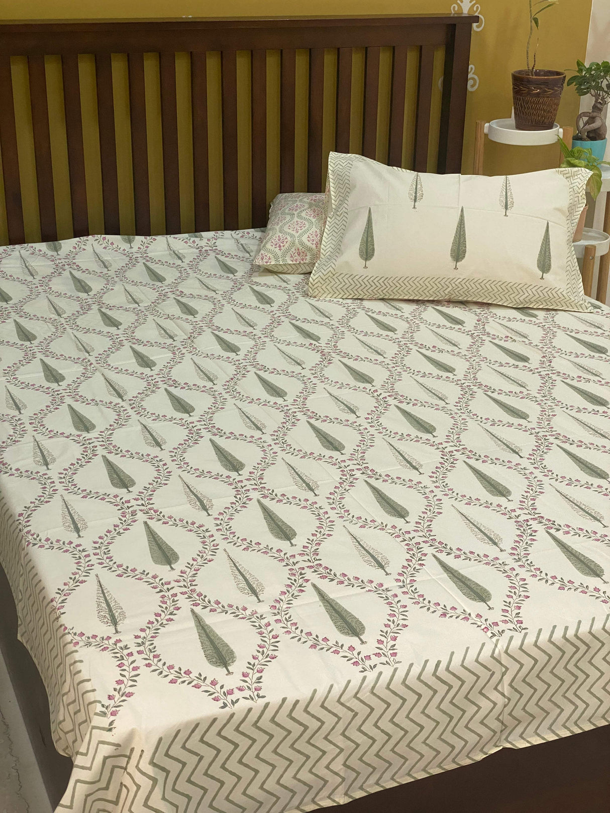 tree-theme-double-cotton-bedsheet-texture-view